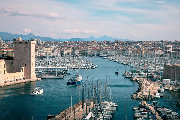 Vue du Vieux-Port de Marseille